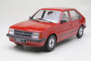 Метален автомобил Opel Kadett D 1984 Triple9 Collection 1:18 T 91800421