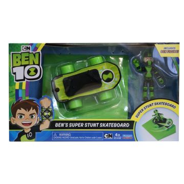 BEN 10 Ексклузивна фигура със скейтборд за каскади
