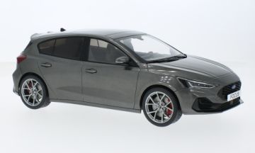 Метална кола Ford Focus ST 2022 - 1:18 Model Car Group 18454