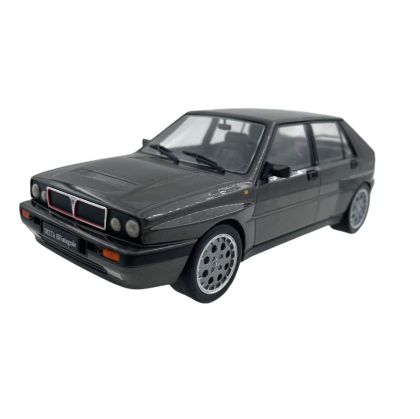Метален автомобил Lancia Delta HF Integrale 16V 1990 Triple9 Collection 1:18 91800172