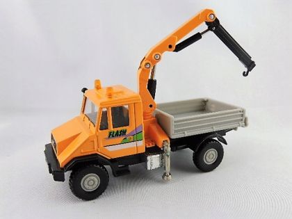 Метален камион Mercedes с кран URBAN SPIRIT 1:34-39