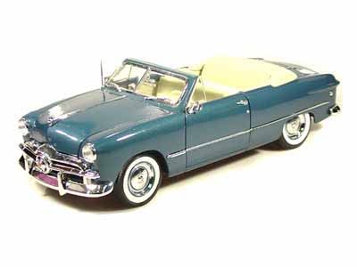 Метална кола Ford Convertible 1949 Maisto 1/18 31682
