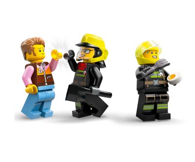 Конструктор LEGO City Fire 60412 Пожарникарски камион 4x4 със спасителна лодка