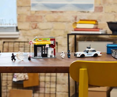 Конструктор LEGO Marvel 76311 Спайди вселената Майлс Моралес срещу Петното