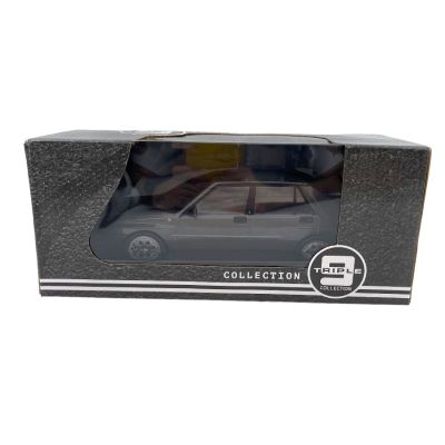 Метален автомобил Lancia Delta HF Integrale 16V 1990 Triple9 Collection 1:18 91800172