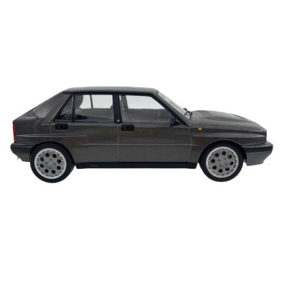 Метален автомобил Lancia Delta HF Integrale 16V 1990 Triple9 Collection 1:18 91800172