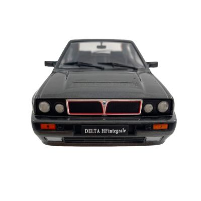 Метален автомобил Lancia Delta HF Integrale 16V 1990 Triple9 Collection 1:18 91800172