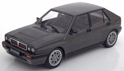 Метален автомобил Lancia Delta HF Integrale 16V 1990 Triple9 Collection 1:18 91800172