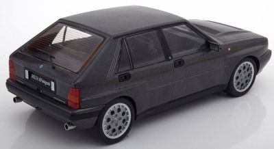 Метален автомобил Lancia Delta HF Integrale 16V 1990 Triple9 Collection 1:18 91800172
