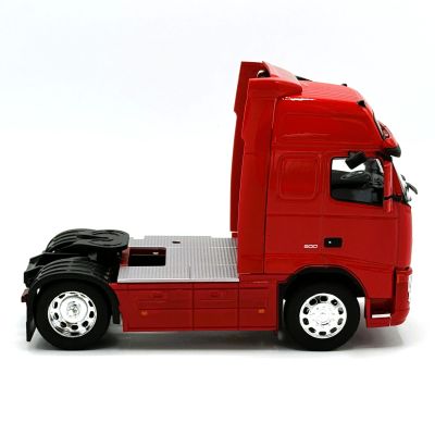 Метален камион влекач Volvo FH12 WELLY 1/32