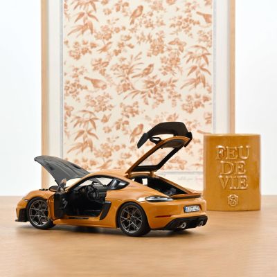 Метална кола Porsche Cayman GT4 RS Norev 1:18 - 187252