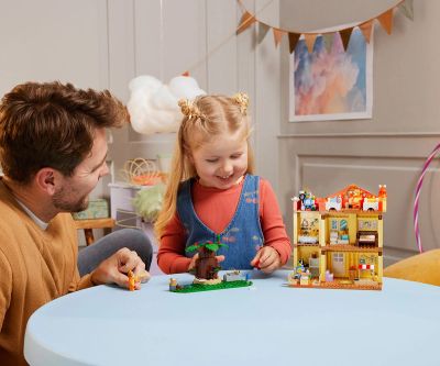 Конструктор Lego Bluey 11203 Семейната къща на Блуи