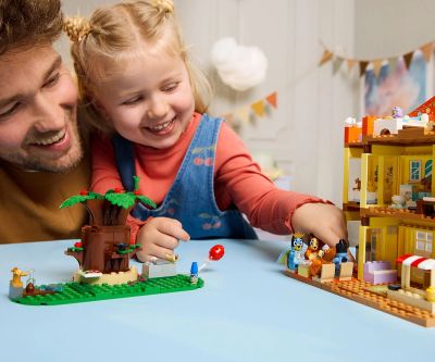 Конструктор Lego Bluey 11203 Семейната къща на Блуи