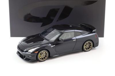 Умален модел Nissan GT-R GT SPIRIT GT932 - 1:18
