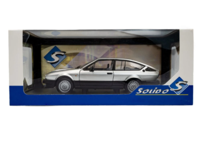 Метален автомобил Alfa Romeo Alfetta SOLIDO 1:18 - 1802307