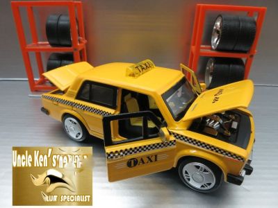 Метална кола Лада/Lada такси/taxi с светлини и звуци 1:32