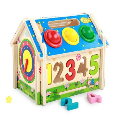 Мултифункционнална дървена къща с часовник