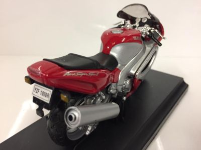 Мотор Yamaha YZF 1000R Thunderace 2001 Welly 1:18