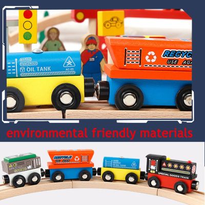 Комплект цветни дървени влакчета