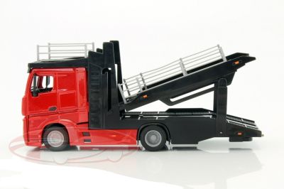 Bburago Метален камион автовоз Mercedes Benz Actros 1/43 червен