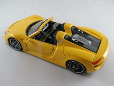 Метален автомобил Bburago Porsche 918 Spyder 1:24 