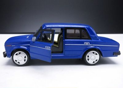 Метална кола Lada 2106 със светлини и звуци - синя 1:32 