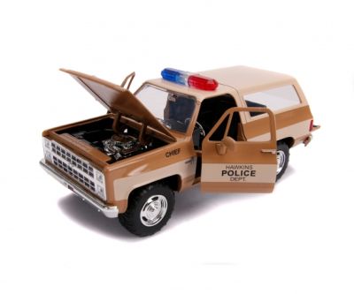 Метален автомобил Police Stranger Things 1979 Chevy Blazer 1:24 Jada Toys 253255003