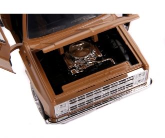 Метален автомобил Police Stranger Things 1979 Chevy Blazer 1:24 Jada Toys 253255003