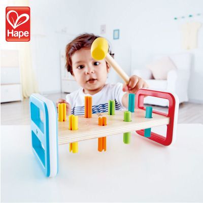 Дървена игра с чукче дъга Hape H0506