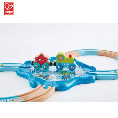 Дървенo влакче Подводни истории Hape H3827