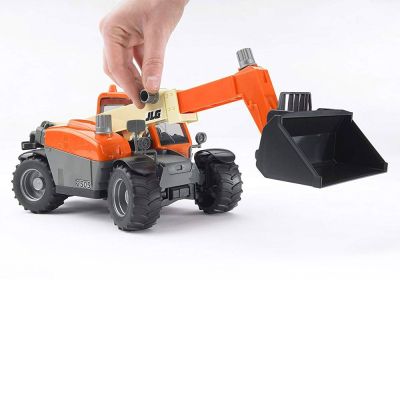 Детска строителна машина Товарач повдигач телескопично рамо JLG Bruder, 02140