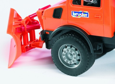 Детски снегорин Mercedes Benz Unimog Bruder 02572