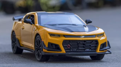 Метален автомобил със звук и светлини Chevrolet Camaro 1/24, жълт