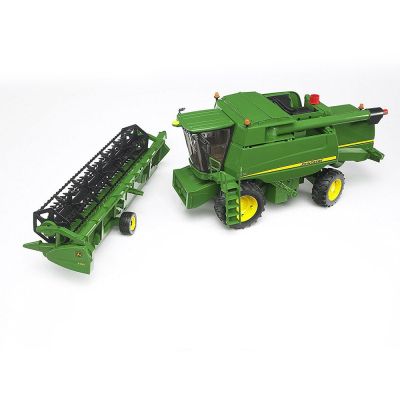 Комбайн John Deere T670 BRUDER 02132