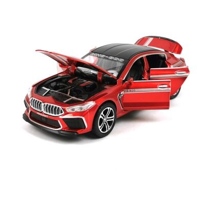 Метална кола BMW M8 1:32 червен