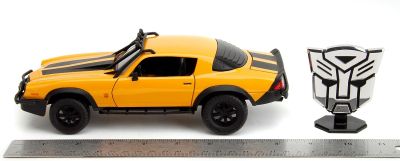 Метален автомобил Transformers 1977 Chevrolet Camaro Bumblebee 1:24 Jada Toys 253115010 