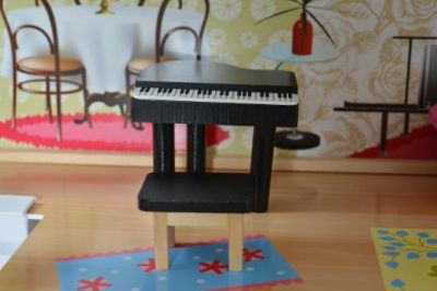 Дървена къща за кукли с обзавеждане Mila 4110 Moni Toys  