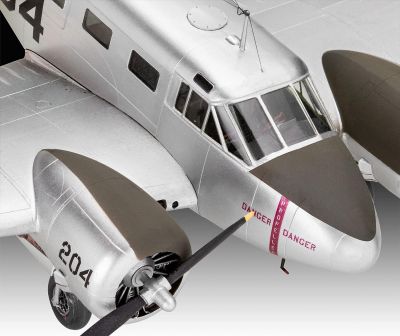 Сглобяем модел Revell Самолет Beechcraft Model 18