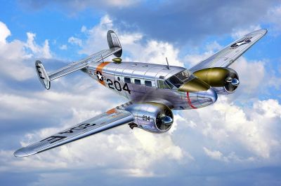 Сглобяем модел Revell Самолет 75 години от създаването на Berlin Airlift