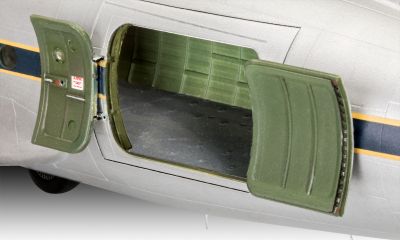 Сглобяем модел Revell Самолет 75 години от създаването на Berlin Airlift