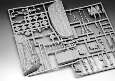 Сглобяем модел Revell Krupp Protze KFZ 69 with 3,7cm Pa