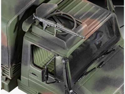 Сглобяем модел Revell Камион Unimog 2T milgl