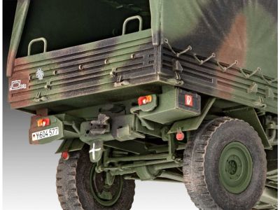 Сглобяем модел Revell Камион Unimog 2T milgl