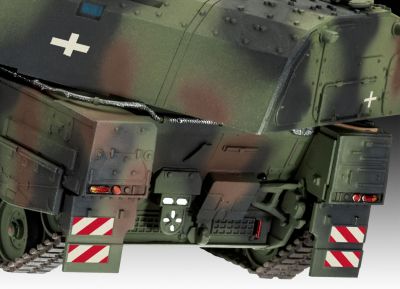 Сглобяем модел Revell Танк Panzerhaubitze 2000
