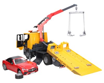 Камион паяк с платформа Scania Super 560R с кола Роудстър Bruder 03552 