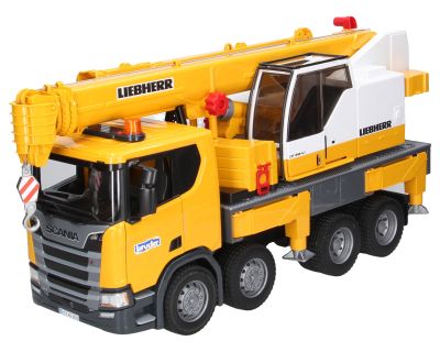 Камион Scania Super 560R с кран Liebherr Bruder 03571