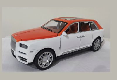 Метален автомобил Rolls Royces Cullinan със звук и светлини 1/22 БЯЛ
