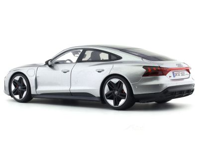 Метална кола Audi RS e-tron GT 2022 Bburago 1/18 сребрист