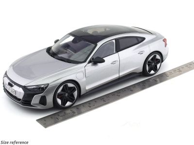 Метална кола Audi RS e-tron GT 2022 Bburago 1/18 сребрист