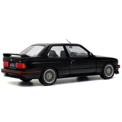 Метален автомобил BMW M3 E30 SPORT EVO 990 Solido 1/18 - 1801501